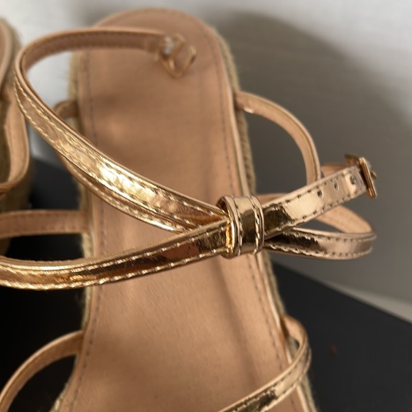 Wedges with wraps. - Picture 3 of 8